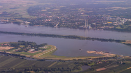 Elbe mit Stadt Wedel